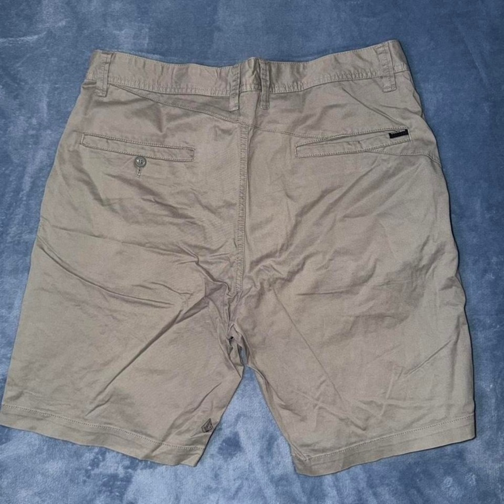 Volcom grey shorts men Size 34 - Picture 5 of 5